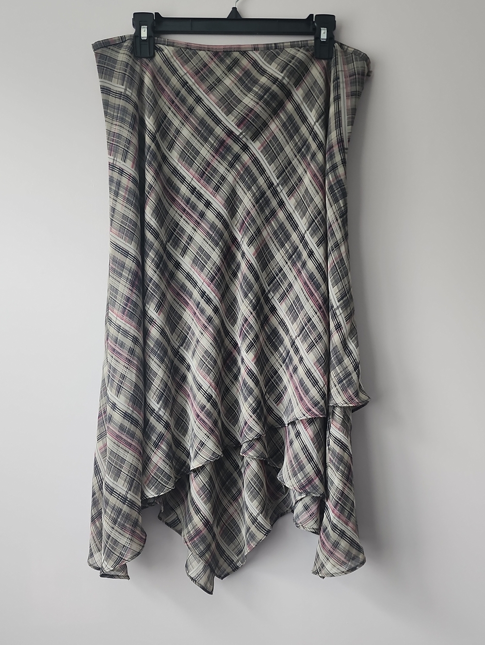 Evan Picone Asymmetrical Plaid Handkerchief Hem Skirt in Cream, Black & Pink